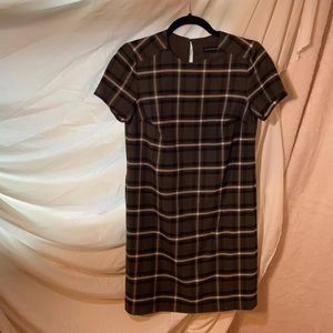 Banana republic green plaid print fingertip length dress